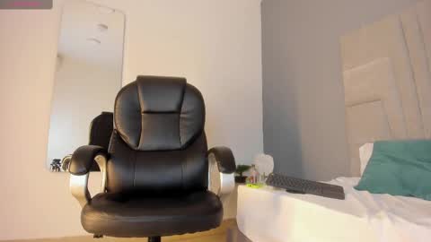 mia_smith_x online show from 4, 3, 2025