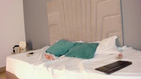 mia_smith_x online show from 5, 3, 2025