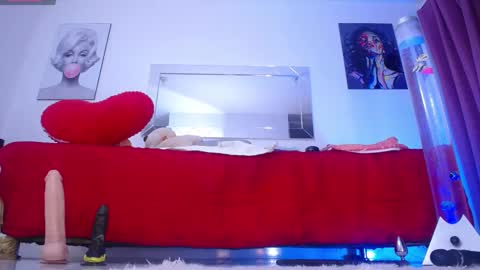 Mia  online show from 15, 2, 2025