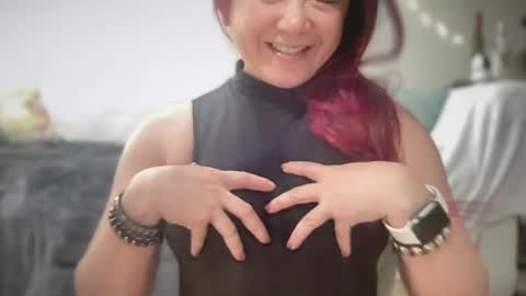 Snapshot of mia_temptress chatting on 12, 4, 2026 Mia online show from 12, 4, 2026