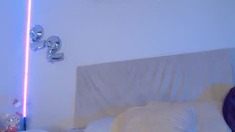 Mia Tylor online show from 27, 4, 2026
