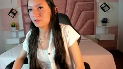 Snapshot of mia_velmont chatting on 6, 5, 2026 Miaaa online show from 6, 5, 2026