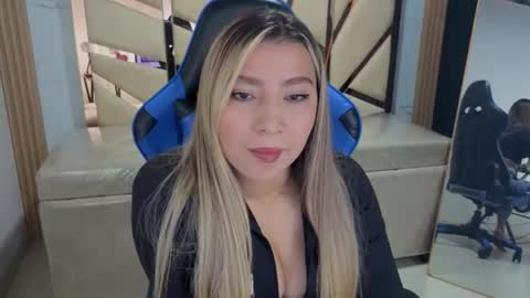 Snapshot of mia_vip_a chatting on 9, 7, 2026 Mia online show from 9, 7, 2026