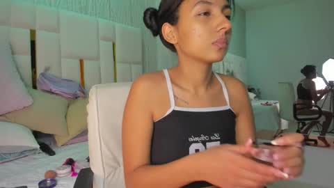 Snapshot of mia_vy chatting on 22, 2, 2026 mia_vy online show from 22, 2, 2026