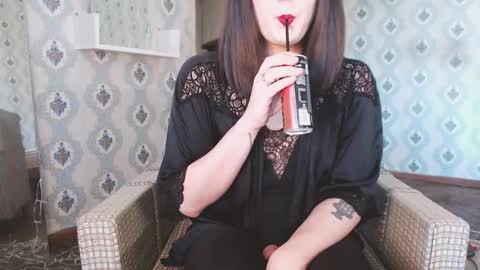 mia_wallase online show from 15, 5, 2026