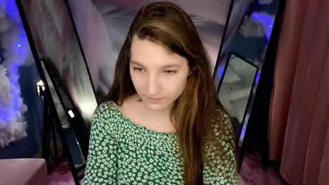 Snapshot of mia_weawer chatting on 14, 12, 2025 Mia online show from 14, 12, 2025