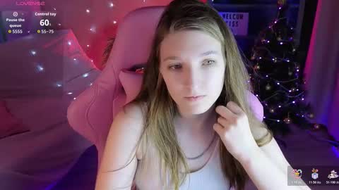 Snapshot of mia_weawer chatting on 16, 12, 2025 Mia online show from 16, 12, 2025