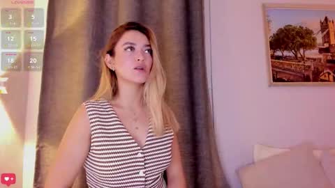 Mia White  online show from 30, 10, 2025