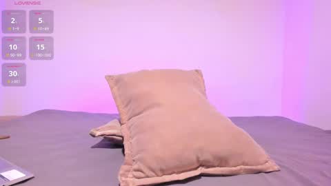 Snapshot of mia_xxx__ chatting on 8, 3, 2026 MIA INDEPENDENT MODEL online show from 8, 3, 2026