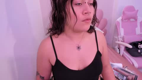 mia_yeager online show from 6, 10, 2025