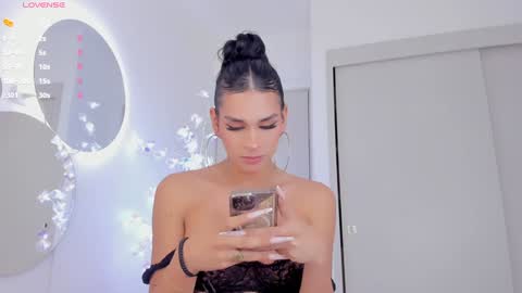 Snapshot of mia_yourmommy chatting on 3, 2, 2025     online show from 3, 2, 2025