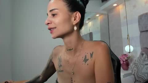 Mia  online show from 7, 7, 2026