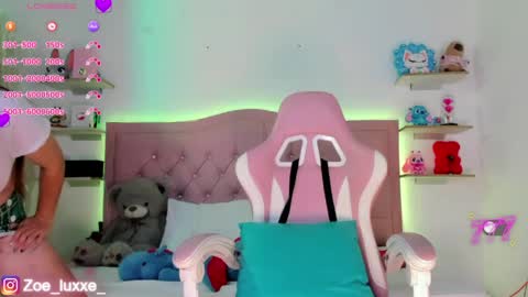 Snapshot of miaa_foxx_ chatting on 27, 5, 2026 Mia online show from 27, 5, 2026