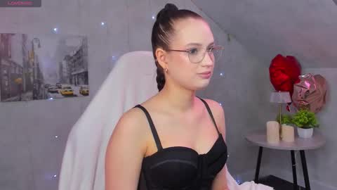 Mia online show from 7, 3, 2026