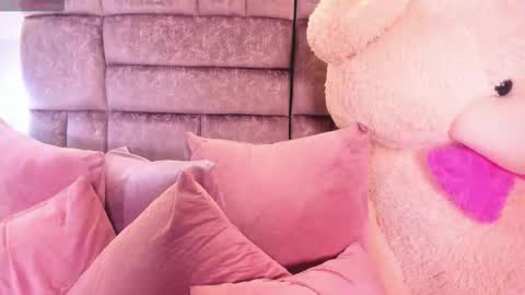 Snapshot of miaa_quinn chatting on 16, 12, 2025 miaa_quinn online show from 16, 12, 2025