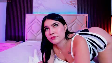 Miaa Farrel online show from 9, 9, 2025