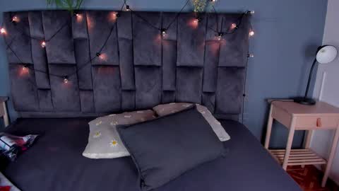 miaanderson__ online show from 12, 1, 2026