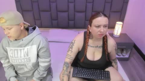 Snapshot of miaandmolly_ chatting on 6, 3, 2025 mia red hair molly short hair online show from 6, 3, 2025