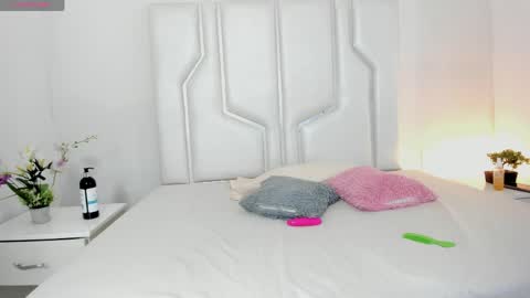 Snapshot of miaatorres_ chatting on 17, 4, 2026 miaatorres_ online show from 17, 4, 2026