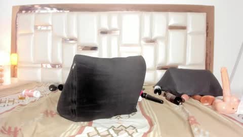 Snapshot of miaaxxx_ chatting on 31, 12, 2024 Mia online show from 31, 12, 2024