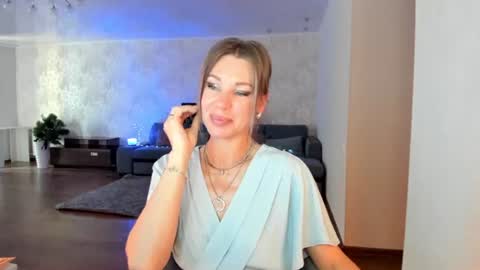 Snapshot of miababy14 chatting on 7, 7, 2026 Mia online show from 7, 7, 2026