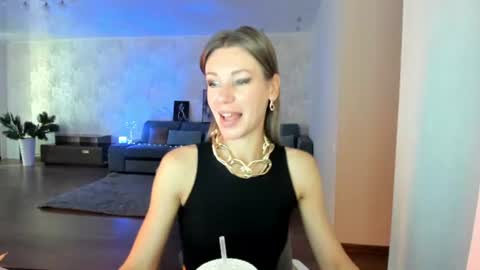 Snapshot of miababy14 chatting on 8, 7, 2026 Mia online show from 8, 7, 2026