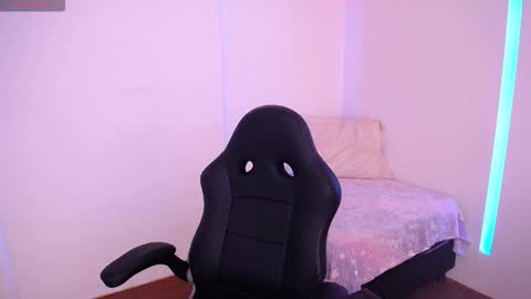 Mia Blum online show from 11, 2, 2026