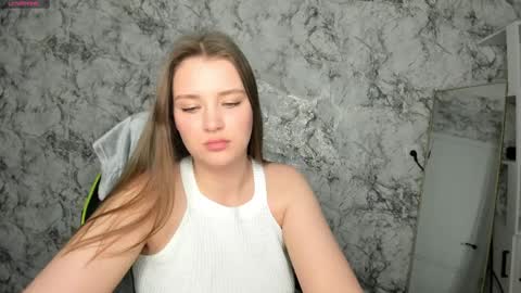 Mia online show from 4, 4, 2026