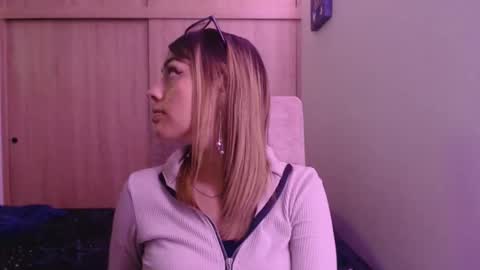 Snapshot of miacollings1 chatting on 4, 3, 2026 Miia online show from 4, 3, 2026