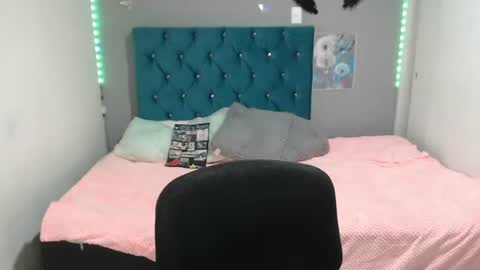 Snapshot of miacumgirl chatting on 16, 6, 2026 miacumgirl online show from 16, 6, 2026