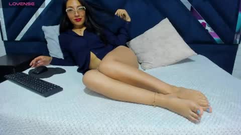 miadivinehyh online show from 12, 5, 2026