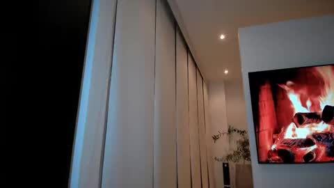 Mia online show from 19, 9, 2025