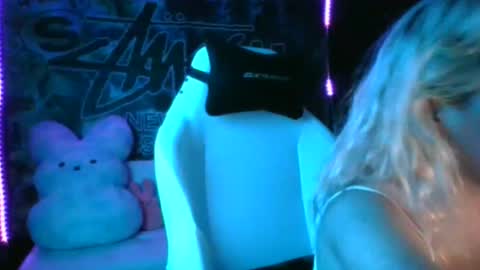 miaellababy online show from 1, 10, 2025