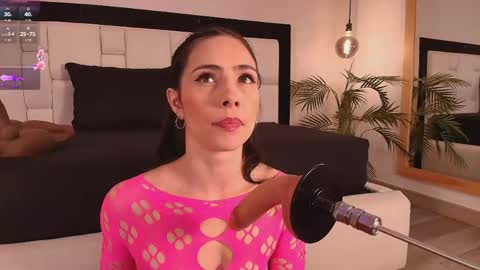 Snapshot of miagag chatting on 25, 4, 2026 Mia online show from 25, 4, 2026