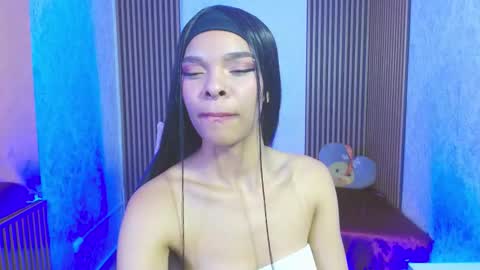 Mia online show from 8, 11, 2025