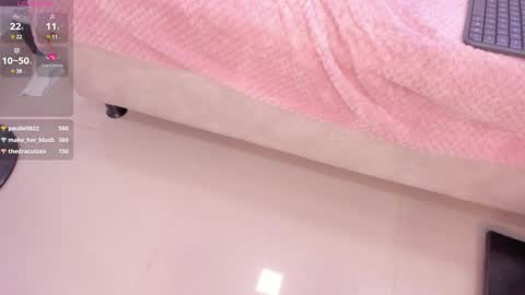 Mia  online show from 9, 1, 2025