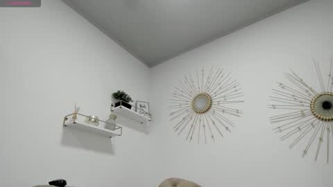 Miah Collins online show from 7, 10, 2025