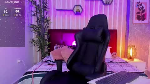 Snapshot of miah_connor chatting on 6, 12, 2024 Mia Connor online show from 6, 12, 2024