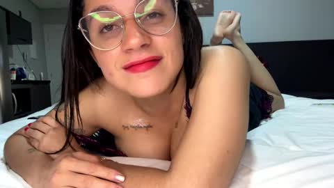 Snapshot of miahale chatting on 21, 12, 2024 Ms Mia  Owner Of  Your Mind online show from 21, 12, 2024