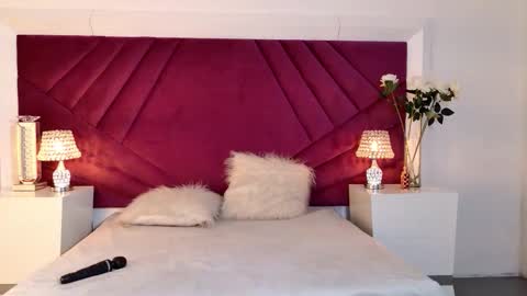 miahantonelli online show from 26, 3, 2026