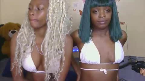 Snapshot of miahgorgeousy chatting on 21, 3, 2026 miahgorgeousy online show from 21, 3, 2026