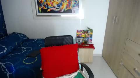 miajoseph_ online show from 26, 1, 2025