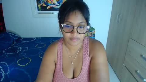 miajoseph_ online show from 28, 1, 2025