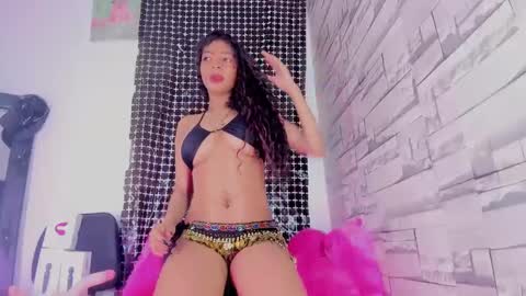 miakirshner_ online show from 23, 2, 2025