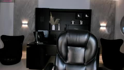 Snapshot of mialaurence_ chatting on 11, 5, 2026 Call me Mia online show from 11, 5, 2026