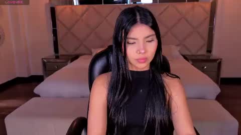 Snapshot of mialaurence_ chatting on 21, 6, 2026 Call me Mia online show from 21, 6, 2026