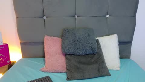 Snapshot of miamackleyn_ chatting on 16, 1, 2026 MIA online show from 16, 1, 2026