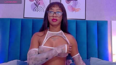 Mia  online show from 3, 11, 2025