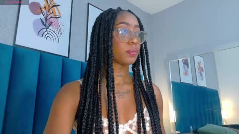 Snapshot of miamidnight1 chatting on 21, 4, 2026 Mia online show from 21, 4, 2026