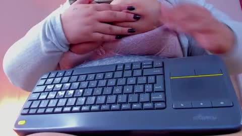 Snapshot of miamiller04 chatting on 26, 11, 2025 mia miller online show from 26, 11, 2025